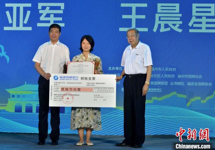 ”“说到布罗亚，这位22岁的球员即将将他的球鞋从耐克换成彪马，这是一份利润丰厚的长期合同，预计很快就会公布。